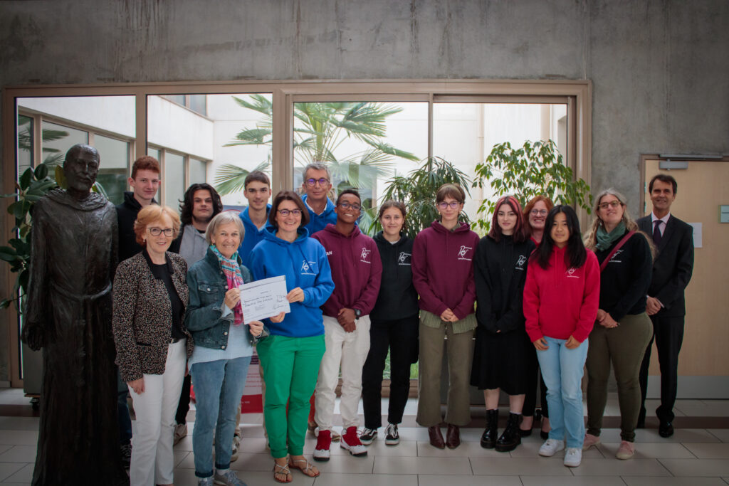 Remise de chèque à l&rsquo;association Rires d&rsquo;enfants