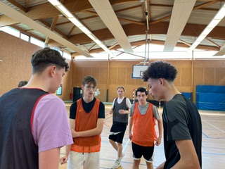 Finale du tournoi de basket et fin des challenges