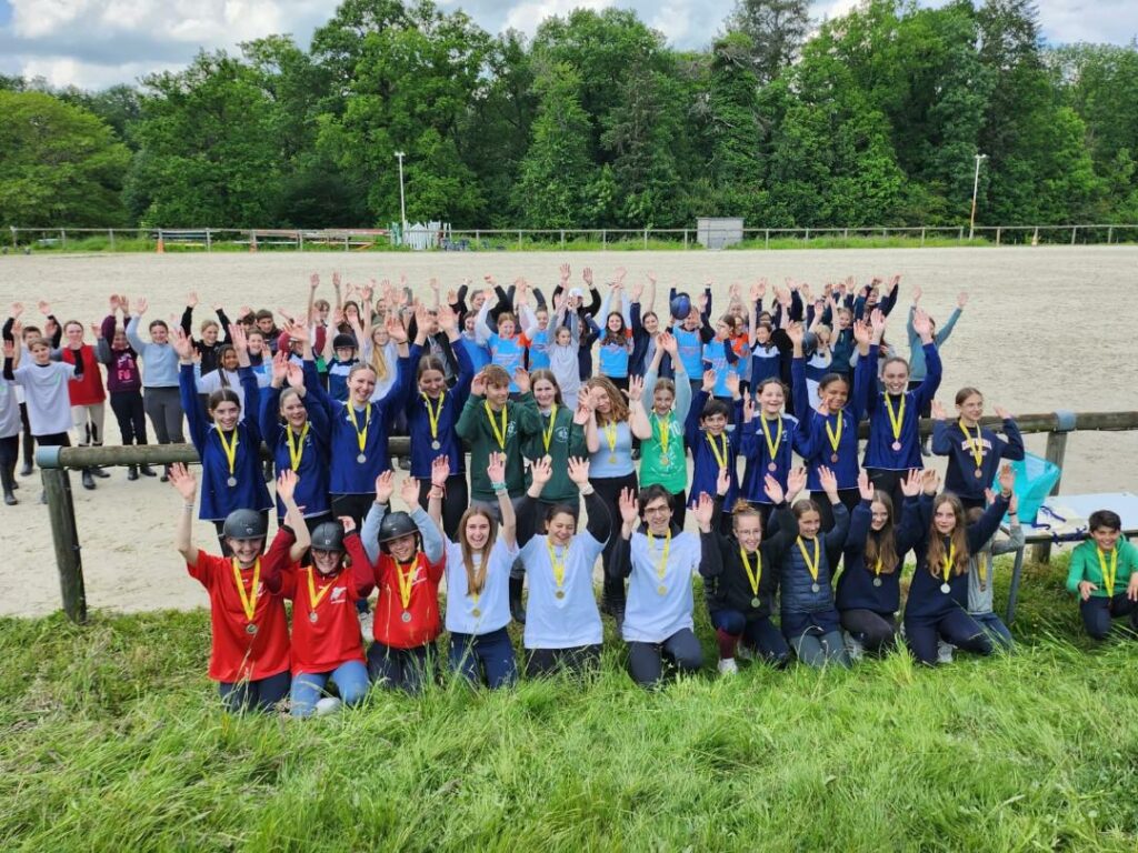 UNSS équitation 2024 : bravo !